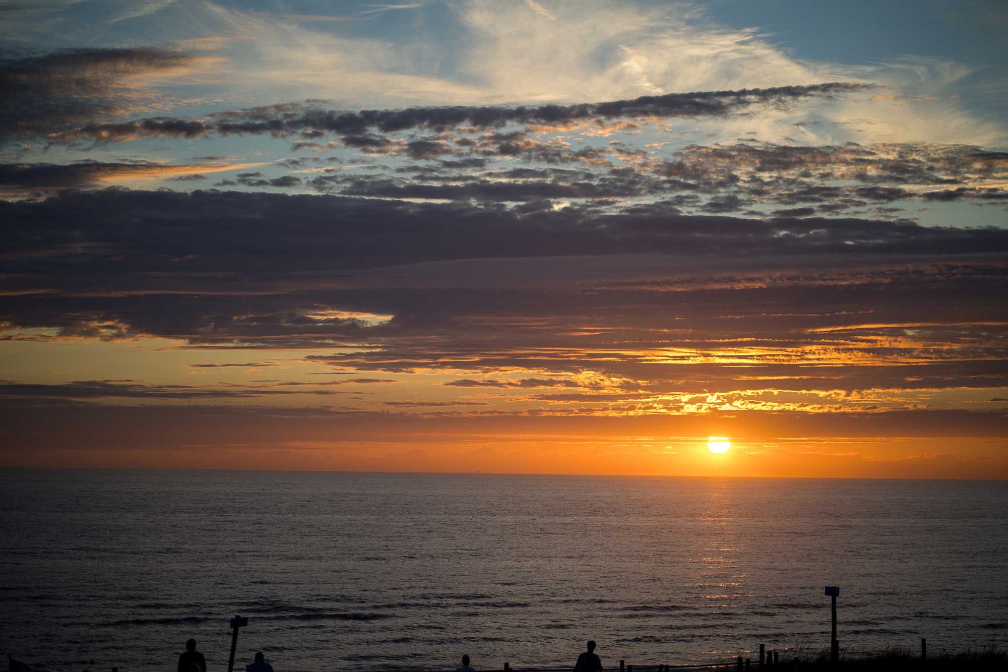 Sonnenuntergang über der Nordsee bei Egmond aan Zee